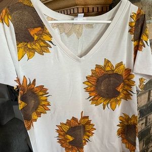 Like new sunflower top